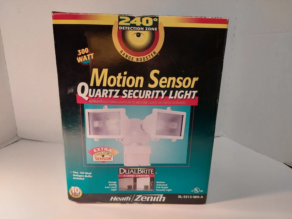 Heath Zenith Motion Sensor Quartz Security Light 240 Detection Zone 3 Level - Image 2 of 4