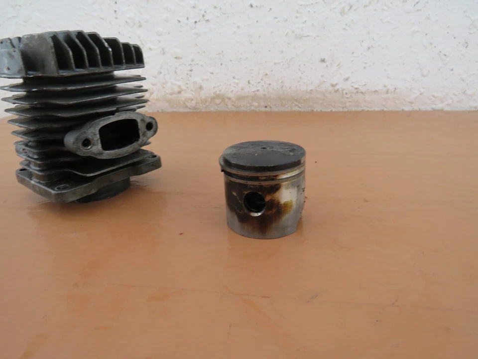 Tanaka ECS-290 Chainsaw OEM Cylinder & Piston - Image 2 of 4