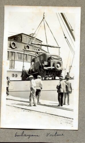 PHOTO . AUTOMOBILES ANCIENNE .Espagne . embarquement bateau Ciudad de Ceuta.1933 - Afbeelding 1 van 1