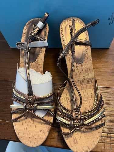 Mudd Shoes size 11 AVA Bronze Metallic heels, New In Box - Picture 2 of 9