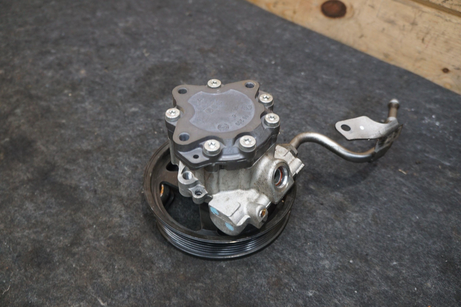 Power Steering Pump Aston Martin V12 Vantage Dbs Db9 Zagato Virage *Bent Pulley*