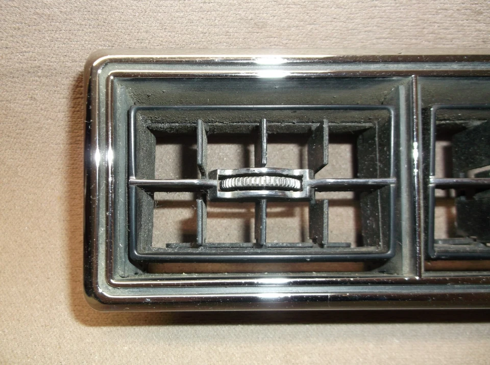 1969 1970 MERMERCURY COUGAR XR7 GT ЭЛИМИНАТОР ЦЕНТРАЛЬНАЯ ПРИБОРНАЯ ПАНЕЛЬ ВЕНТИЛЯЦИОННОЕ ОТВЕРСТИЕ КОНДИЦИОНЕРА, ХОРОШИЙ ХРОМ - Изображение 2 из 4