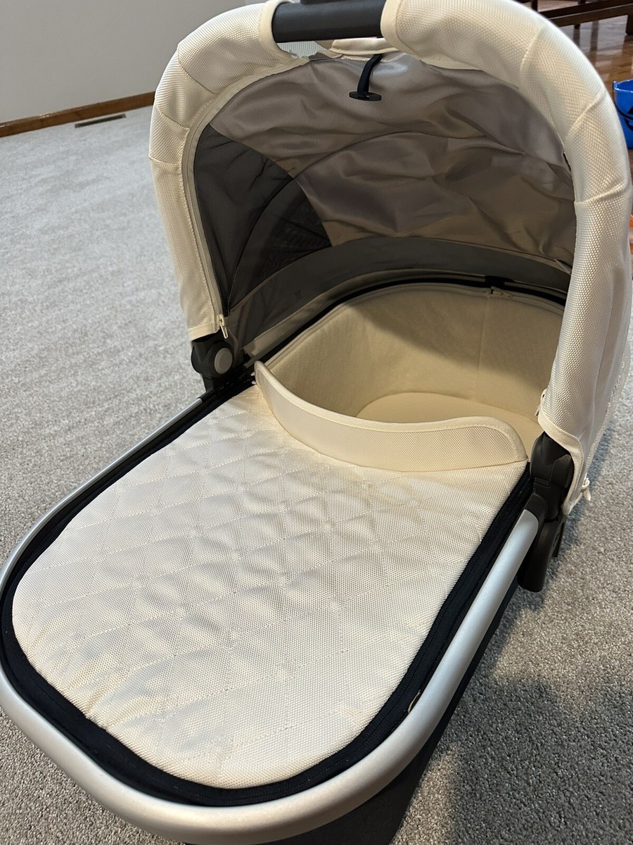 UPPAbaby Stroller Bassinet for stroller or stand, or stand alone, Slightly  Used