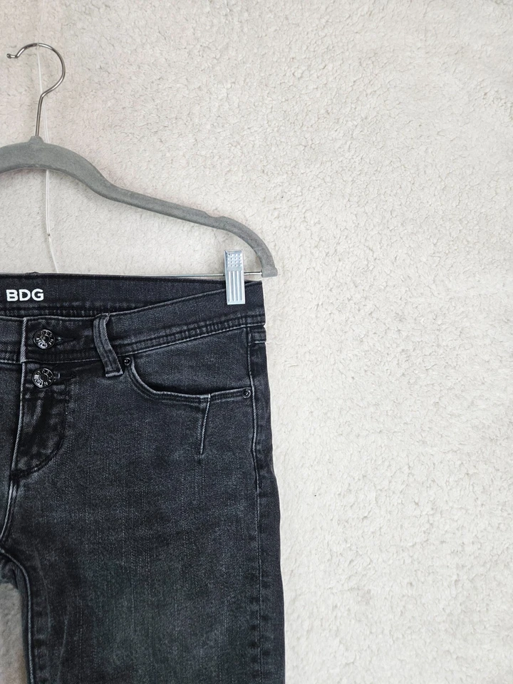 BDG Mujeres Corto 26W Negro Mezcla de Algodón Recto Delgado Tiro Bajo Mensajero Denim Foto 3 de 4