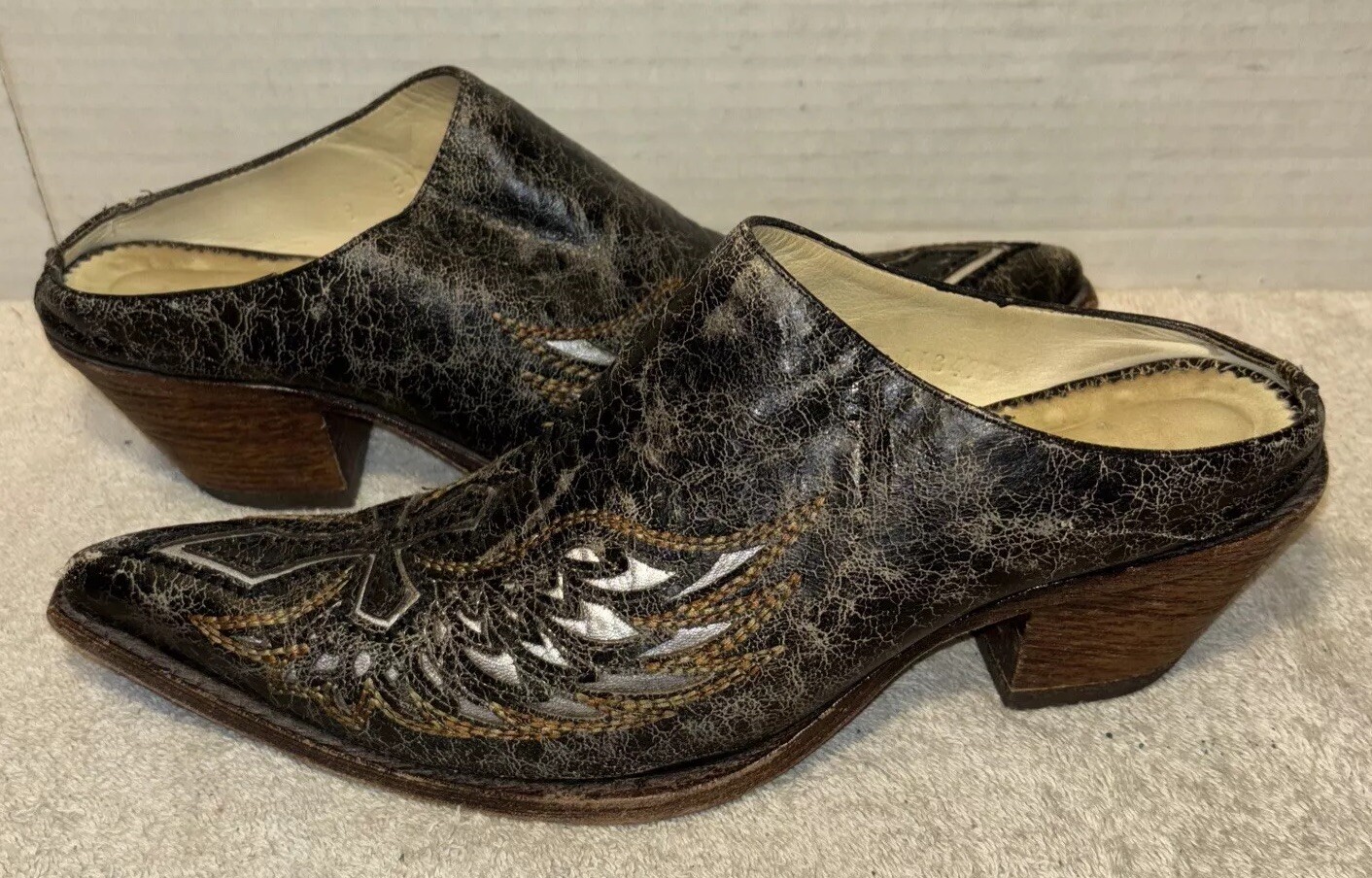 CORRAL WOMEN'S 9 BLACK SILVER INLAY AND EMBROIDER… - image 3