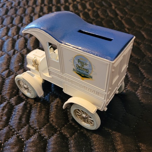 FIELD OF DREAMS, DYERSVILLE, IA. 1905 FORD DELIVERY DIECAST TRUCK - Picture 3 of 8