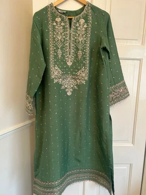 Sapphire designers dress , only wore once excellent condition - Image 1 of 4