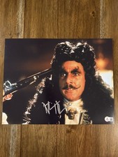 Dustin Hoffman ‘Hook’ Signed 11x14 Photo ‘Captain Hook’ Beckett