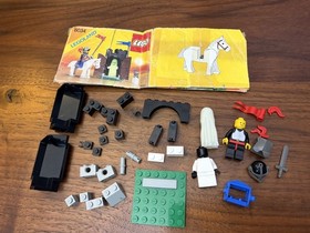 Lego - Battle Dragon(6018), Magic Shop(6020), Black Monarch's Ghost(6020)