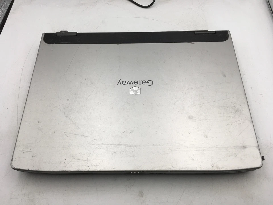 GATEWAY MA1 M460 - FOR PARTS/BAD HINGE/ NO POWER - INTEL CELERON M - 1GB RAM -BB - Image 4 of 4