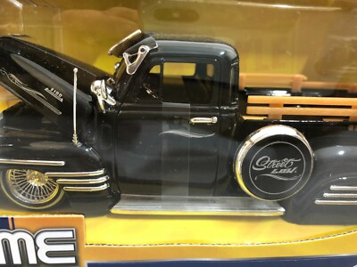 ミニカー Jada BIGTIME KUSTOMS 1951 CHEVY PICKUP s-l400.jpg