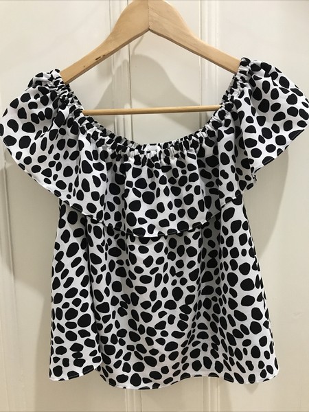 Lulu & Rose Brand White With Black Spots Off The Shoulder Top Size M As New