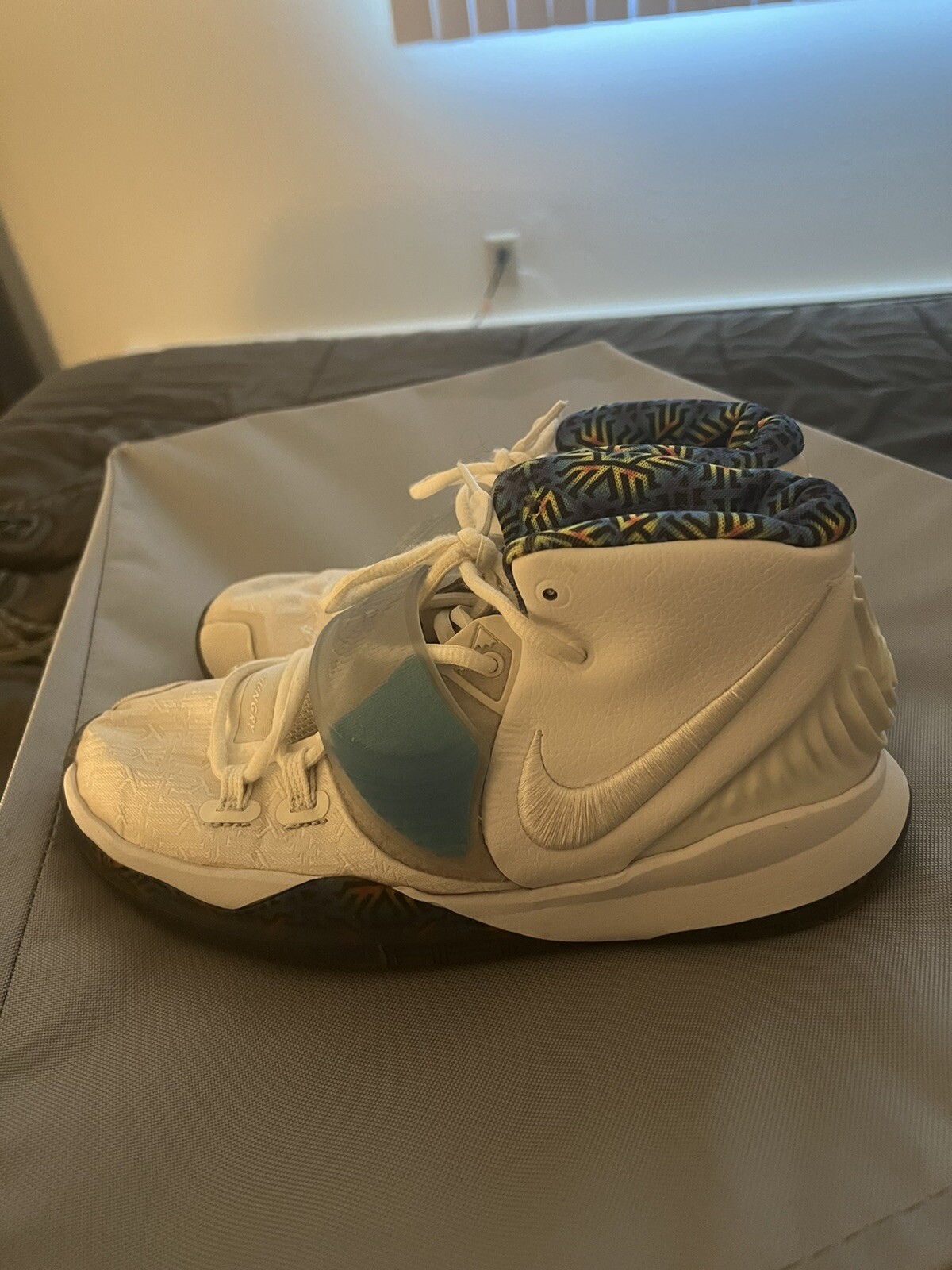 Nike Kyrie 6 (GS) Size 6.5Y / Women 6 