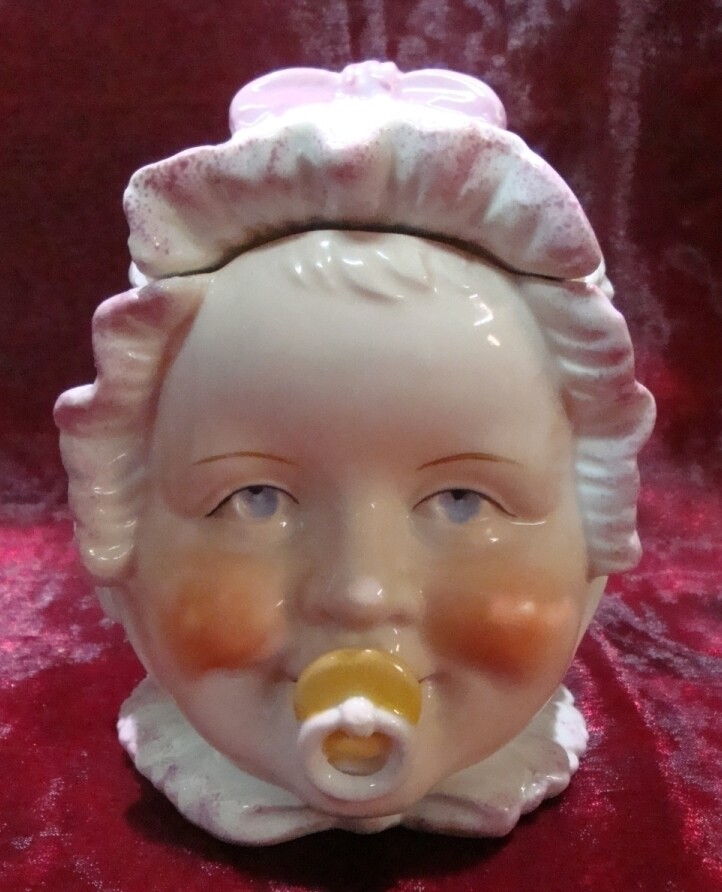 Jewelry Box with Baby Figure in Art Deco and Art Nouveau Style Porcelain Design-image