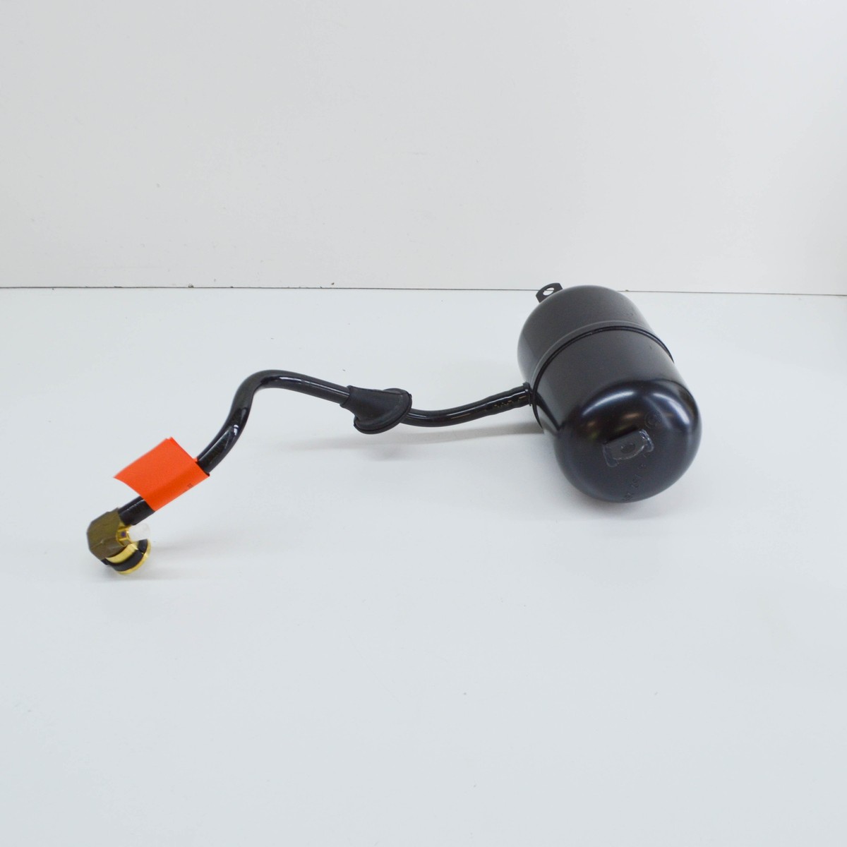 BMW 5 E39 Rear Left Pressure Accumulator 37126752287 6752287