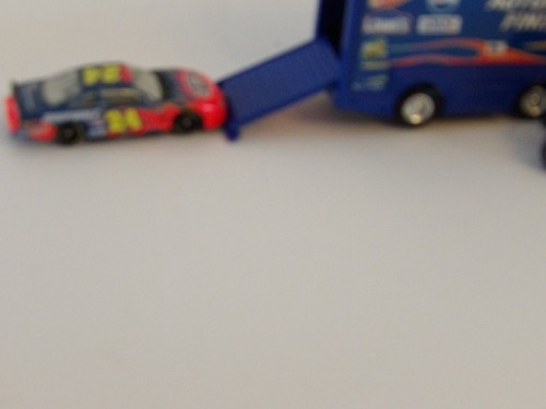 JEFF GORDON NASCAR TRAILER RIG #24 NASCAR 1/64 SCALE DIECAST - Picture 6 of 9