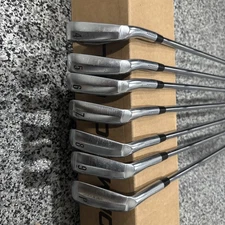Srixon ZX5 4-PW Iron Set with steel shafts and jumbomax ultra lite grips