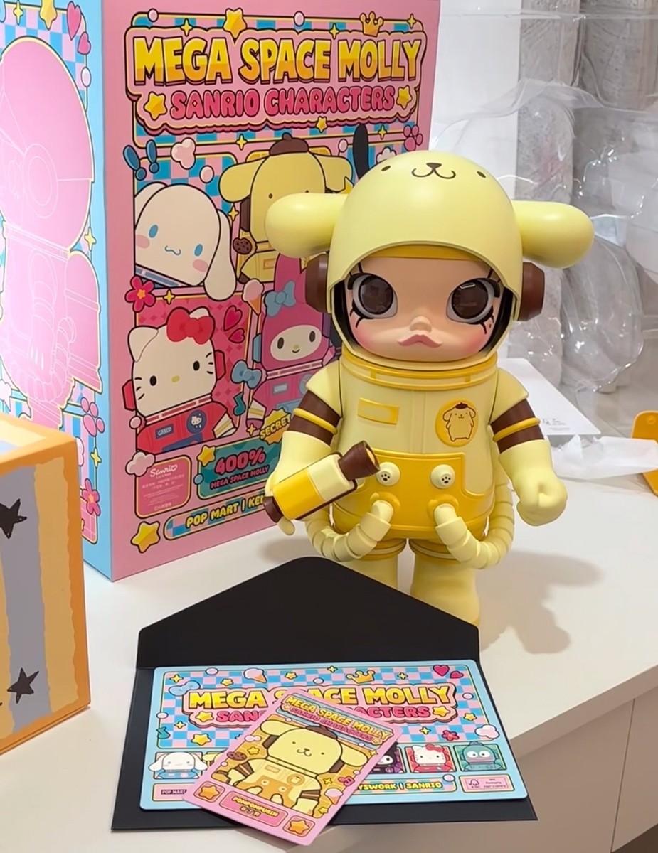 POPMART MEGA SPACE MOLLY 400% Sanrio Family Series Pompompurin NEW
