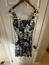 White House Black Market Floral Pleated Fit and Flare Dress Size 6