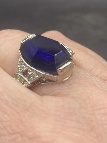 Art Deco Style Blue sapphire and silver ring estate jewelry cocktail Dinner Ring