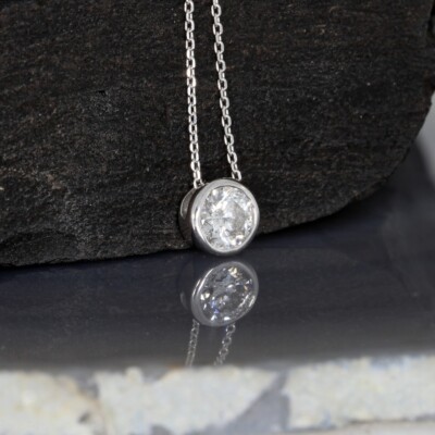 Wert 3540   Solitär Brillant Anhänger mit Kette (0,52 carat) 750 18 Karat Wei...