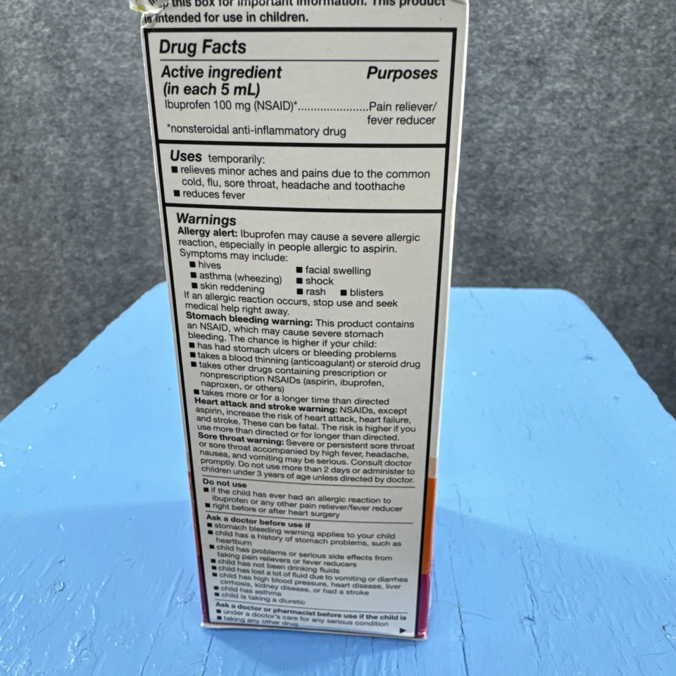 Suspensión oral de ibuprofeno para niños, 100 mg por 5 ml, baya, 8 fl oz 01/26 Foto 2 de 4