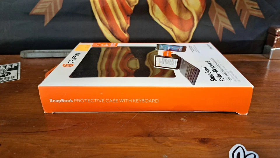 Griffin Black Snapbook Folio + Keyboard for iPad Mini 4 - Image 3 of 4