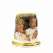 COLLECTABLE FINE BONE CHINA THIMBLE PRINCE WILLIAM 1ST BIRTHDAY BY FINSBURY