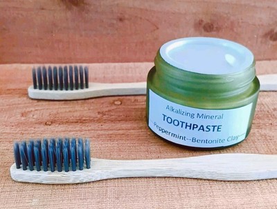ALKALIZING MINERAL TOOTHPASTE + Bamboo Toothbrush