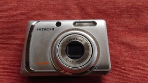 Slim Pocket Digicam Hitachi HDC-861E 8.0MP Retro Digital Camera Zoom Flash