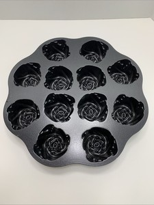 NORDIC WARE SWEETHEART ROSES Muffin Cupcake Baking Pan ~ 12 ct. Valentine Cakes