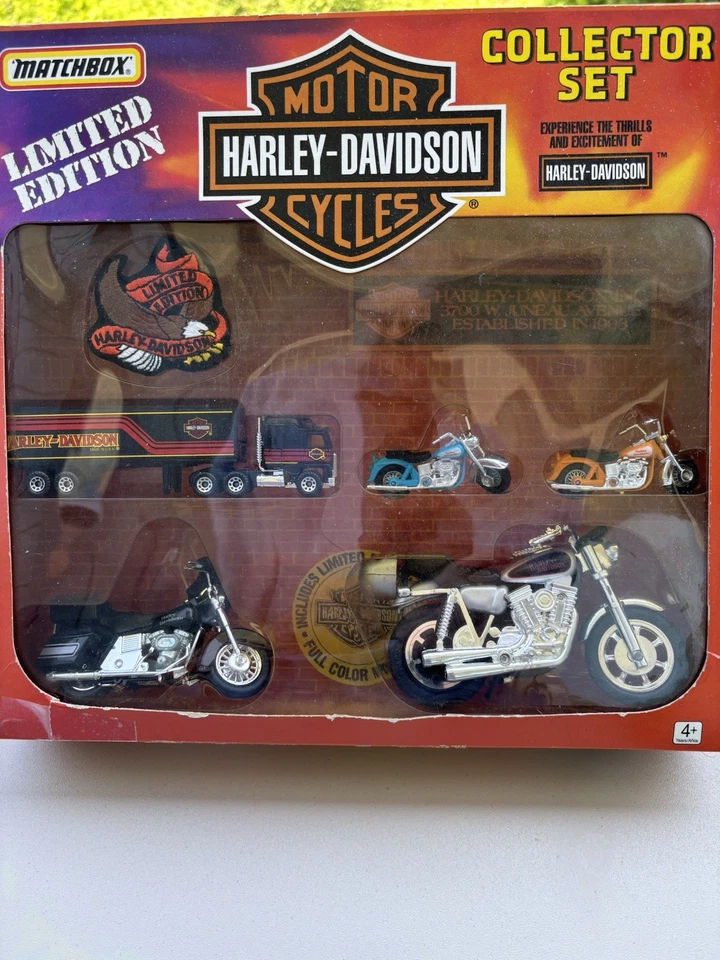 HOT WHEELS HARLEY DAVIDSON SOFTAIL MOTORCYCLE 1:10 DIECAST 21360 NIB - Image 3 of 4