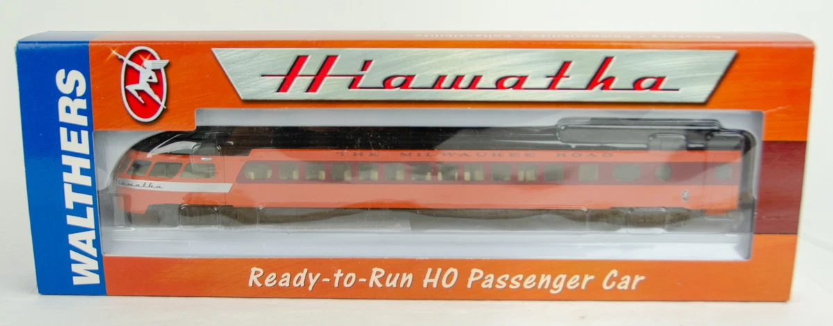 Walthers 1 87 HO Scale Hiawatha Twin Cities Skytop Model Train Car