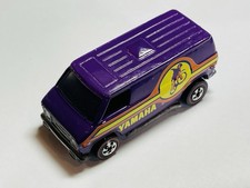 Restored Hot Wheels Redline - 1975 - Super Van - MotoCross Tampo - Plum