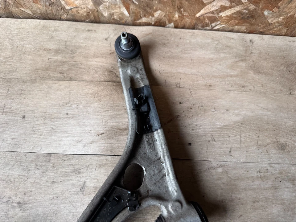 MERCEDES BENZ CLA250 INFINITI XQ30 FRONT LEFT DRIVER SIDE LOWER  CONTROL ARM - Image 3 of 4