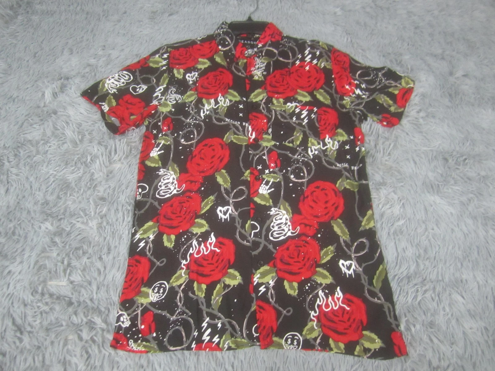 Reason Shirt Mens Small Black Red Rose Floral Short Sleeve Button Up Viscose
