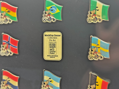 1994ワールドカップ記念ピンバッチ 1994 FIFA World Cup USA Complete Pin Set National Team Flags