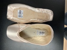 RUSSIAN POINTE BRAVA POINTE SHOE size 36 width 5 vamp 2 soft shank