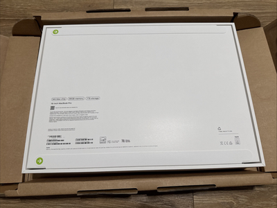 Apple MacBook Pro M4 MAX 16in 14 Core CPU 36GB Memory 1TB Storage