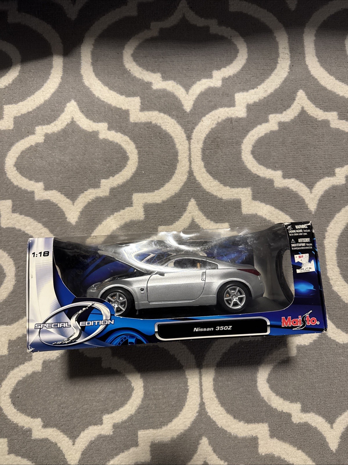 MAISTO Special Edition NISSAN 350Z 1:18 Scale Diecast Car