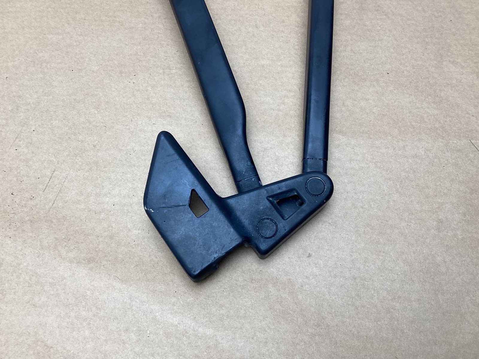 McLaren 650S 2016 Front Windshield Wiper Arm 15 - 17 :Y