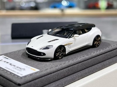  AT 1:64 White Vanquisih Zagato Touring Sports Model Diecast Resin Car