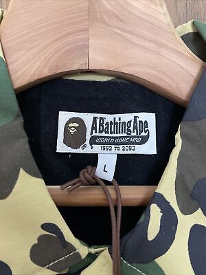 A BATHING APE MEN'S 1ST CAMO SHARK COACH JACKET SIZE LARGE A BATHING APE MEN'S 1ST CAMO SHARK COACH JACKET SIZE LARGE