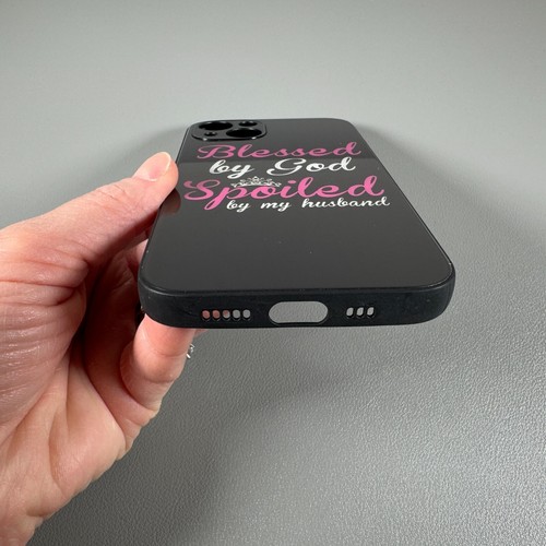 Funda para iPhone 13 - "Bendita por Dios, Mimada por mi marido" - Imagen 7 de 12