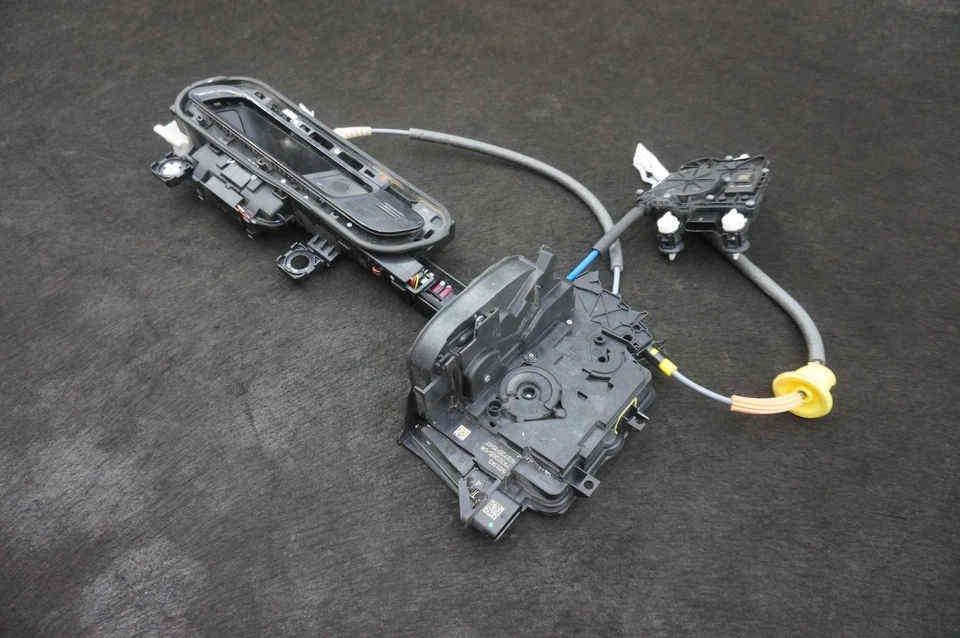 Manija de pestillo de puerta delantera izquierda cierre suave 51215A67B37 BMW 760I xDrive 23-24 *Nota Foto 2 de 4