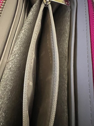 DKNY Damen-Geldbörse mit Reißverschluss heißrosa Gigi Leder Clutch Logo Kreditkartenfächer - Bild 11 von 15