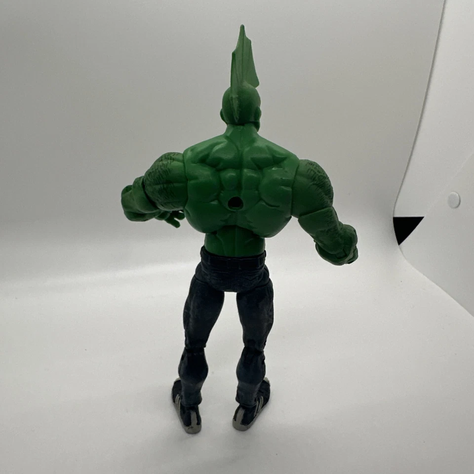 Boneco Loose 2007 ToyBiz 7.5" Legendary Heroes Pitt BAF "Savage Dragon" (SEM BAF) - Imagem 4 de 4