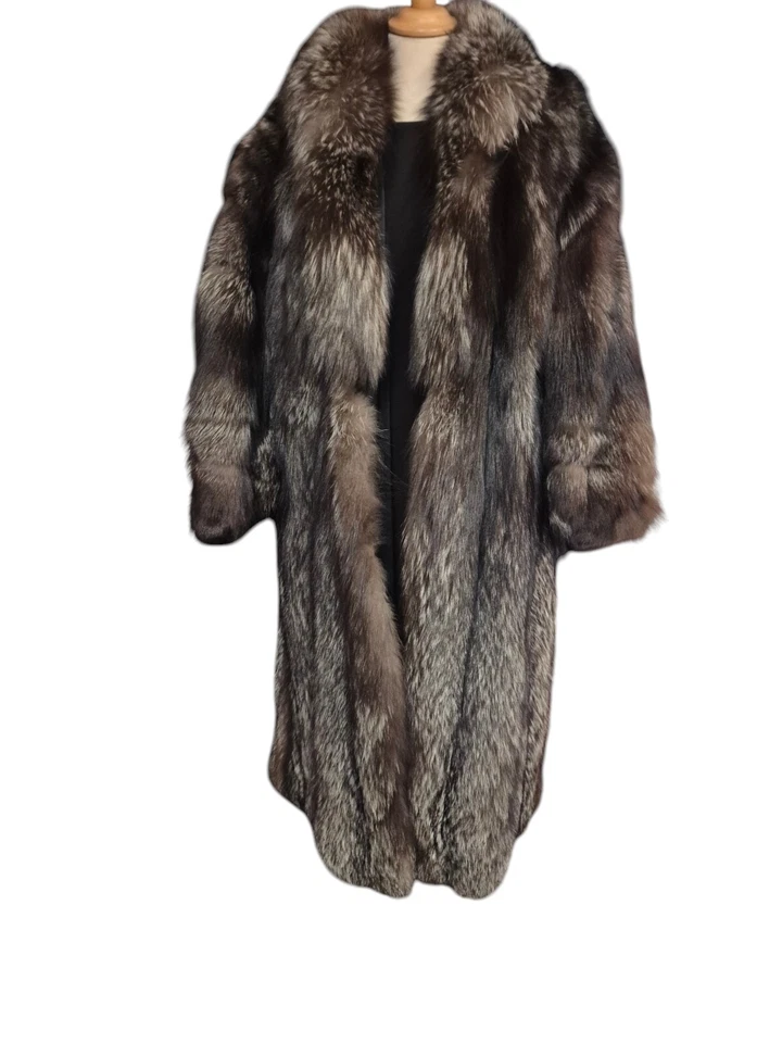 Vintage Silver  Fox Long Fur Coat Pit To Pit 24" Length 46" - Image 2 of 4