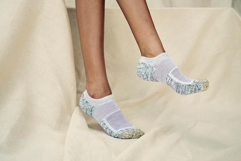 Calcetines GOLDTOE para mujer con cojín de rebote tan bajos (6 pares) Foto 2 de 2