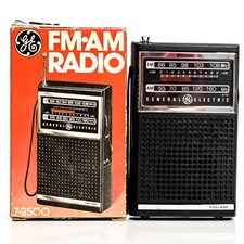 1970's GE 7-2500 FM AM Transistor Radio Box - Works